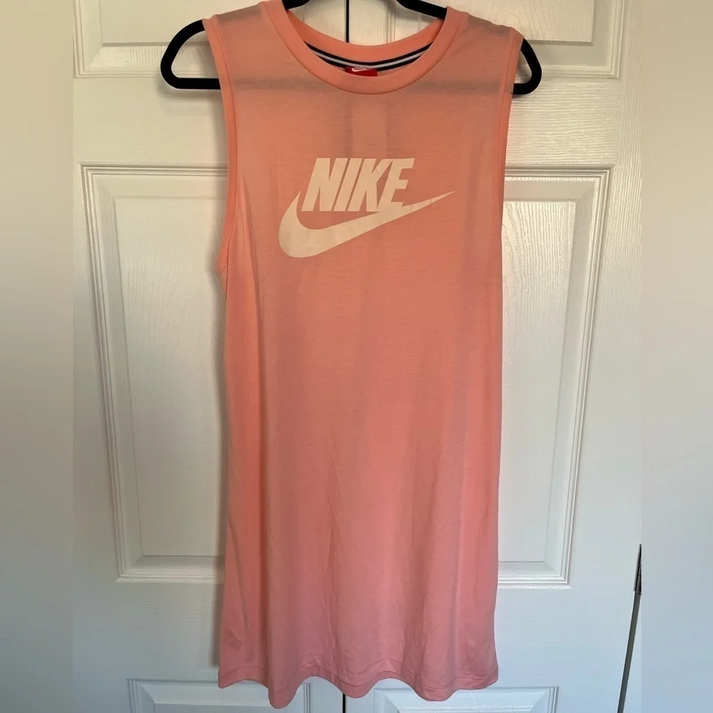 NWT Coral Nike Nike Futura Muscle Long Tank Size M